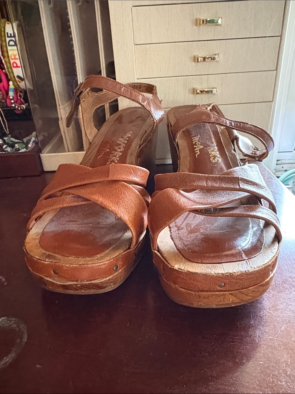 1970s Woodworks by Thom McaAn Thom McAn Brown Leather Wood-Effect Wedge Sandals - Picture 7 of 16
